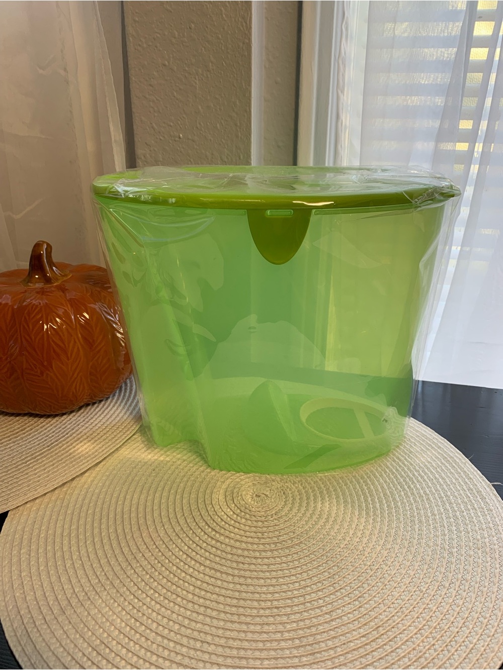 💚💚Green Kitchen Compost Bin with Secure Lid💚💚 - Picture 2 of 4